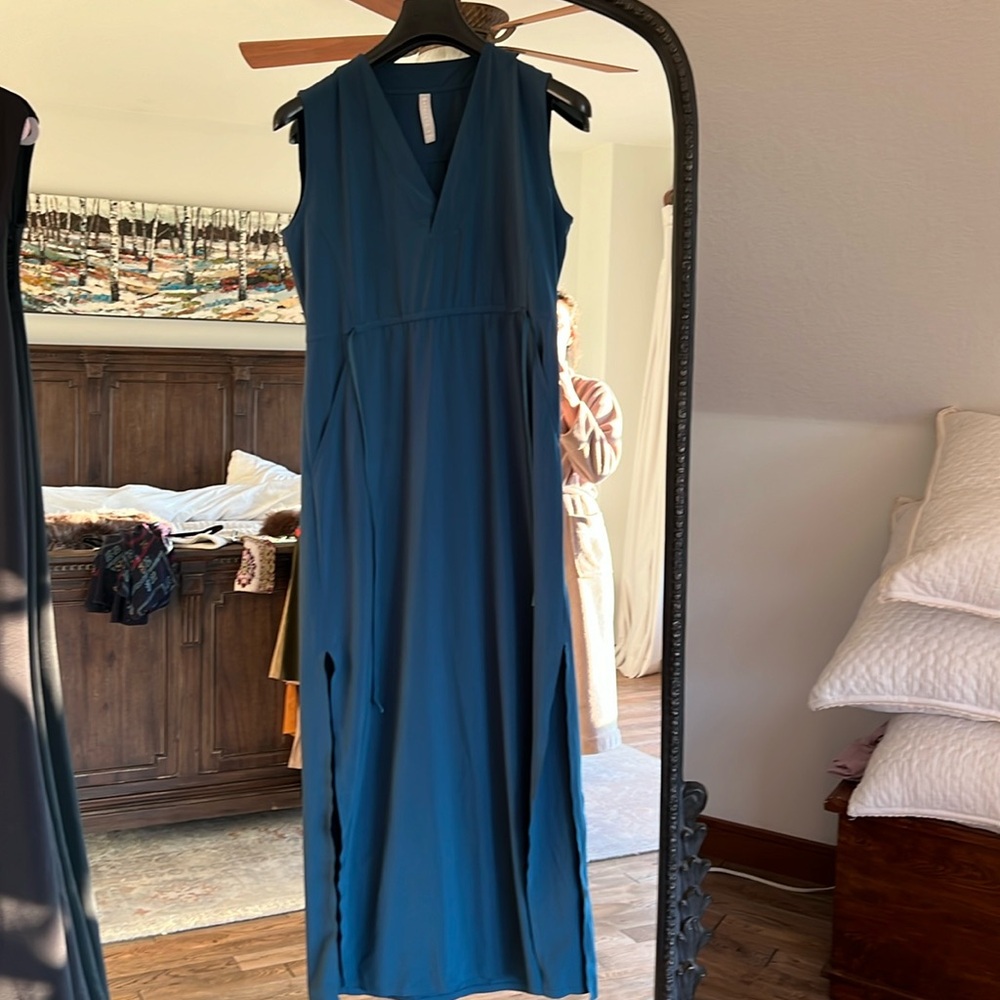 Athleta dress